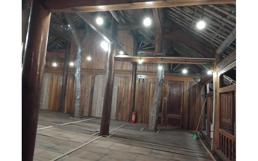 Cho thuê nhà sàn gỗ 3 gian tại ngõ oto Khuất Duy Tiến, 93m2, 17 triệu/tháng, kinh doanh đỉnh 0934688687