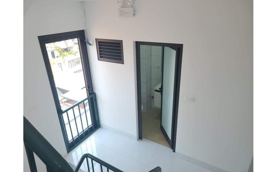 Building 9 tầng thang máy, Ngã Tư Sở, Thanh Xuân, mặt phố, thông sàn, DT 96m2, MT 5m, 34 tỷ