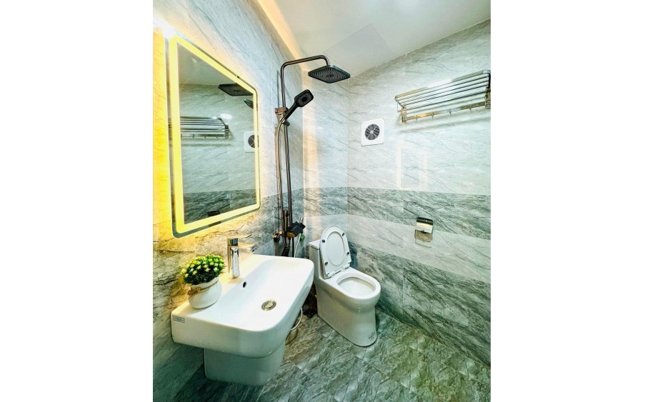 Siêu phẩm ngõ thông kinh doanh Đê La Thành Đống Đa 22m2 4T 3.5MT giá chào 3 tỷ Phải thật nhanh