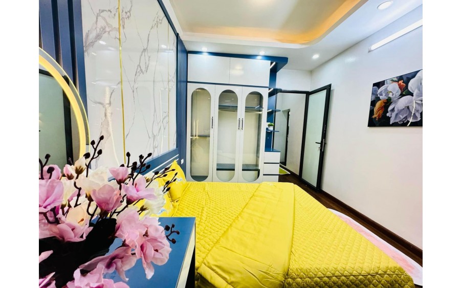Siêu phẩm ngõ thông kinh doanh Đê La Thành Đống Đa 22m2 4T 3.5MT giá chào 3 tỷ Phải thật nhanh