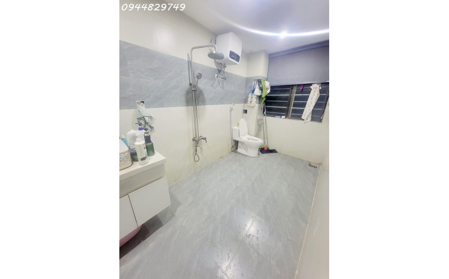Chỉ hơn 3 tỷ, Kiệt Ô tô sát MT NGÔ QUYỀN, Sơn Trà, ĐN ( Mường Thanh hotel) - 3 tầng 2 mặt kiệt