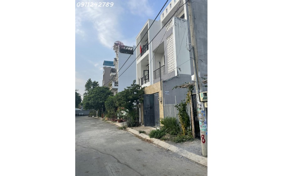 CHÍNH CHỦ BÁN CĂN NHÀ 3 TẦNG HẺM XE TẢI 9M NGAY NGÃ 3 LONG TRƯỜNG, KĐT ĐÔNG TĂNG LONG - SỔ RIÊNG - HOÀN CÔNG - GIÁ RẺ