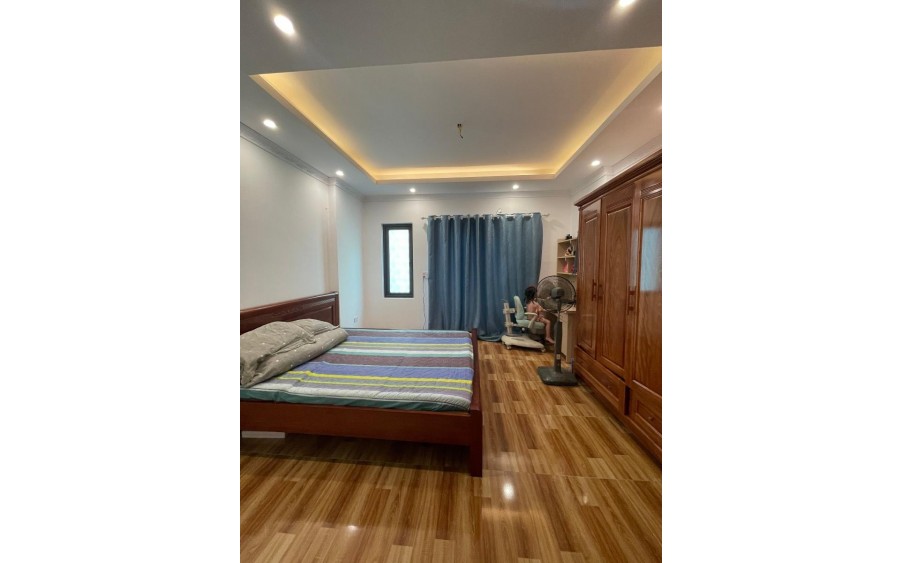 Bán Nhà 5 Tầng Hoài Đức,Mới Tinh,Full Đồ,Sổ Đẹp,31m2,mt 4.5m,Giá chỉ 4,2 tỷ-0846859786