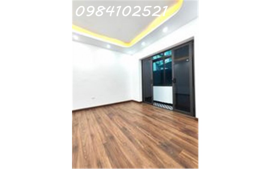 BÁN PHỐ TÔN ĐỨC THẮNG, ĐỐNG ĐA, 29M2, NHỈNH 5 TỶ, 2 THOÁNG, Ô TÔ, KINH DOANH, 0984102521