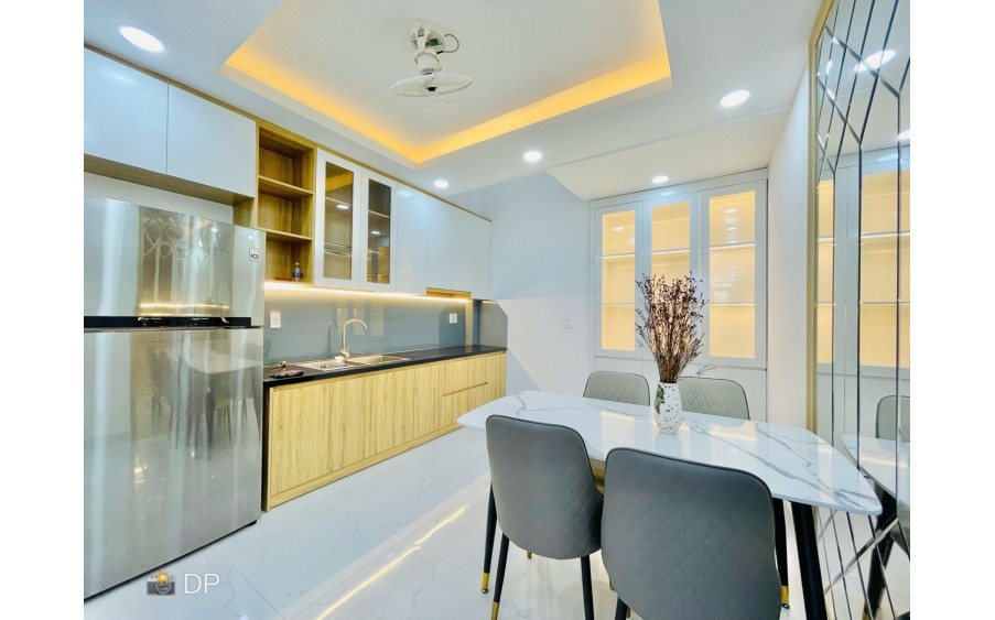 Lê Quang đinh, Hẻm ô tô 6m, 4 tầng, 4PN, 5WC, Nhà mới vô ở ngay.