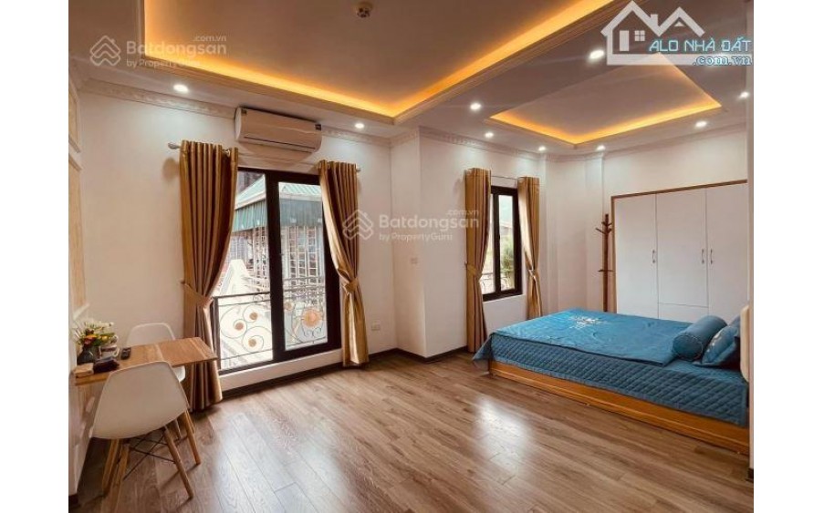 Bán nhà Nguyễn Khánh Toàn lô góc 40m2, 5 tầng MT 6m giá 5.x tỷ, ô tô gần, 3 bước ra đường 0976388663