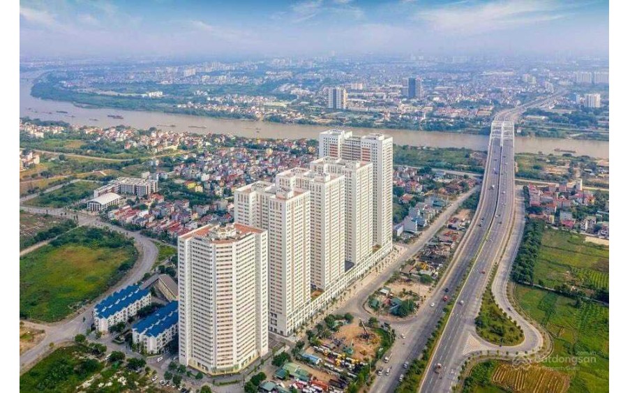 Tôi cần thanh khoản nhanh 1 căn 3PN toà River - sổ nhận liền tay - diện tích TT 85m2 - Liên hệ Bích Thủy để chi tiết hơn.