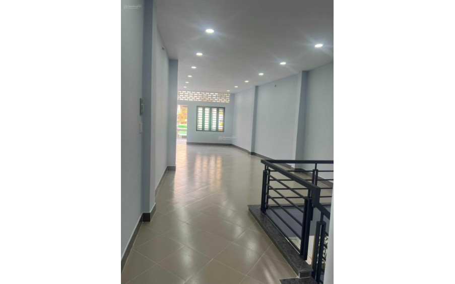 Bán nhà MT Lê Hồng Phong Quận 10 92,4m2 giá 29,5 tỷ