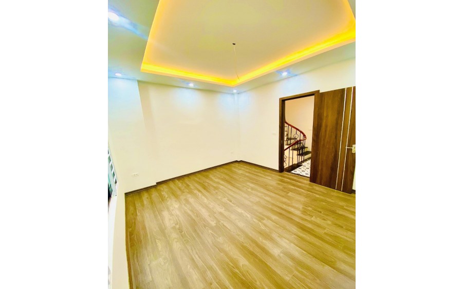 Chính chủ cho thuê cả nhà mới 80m2,4T, VP, KD, Nhà hàng, Trung Hòa-20Tr