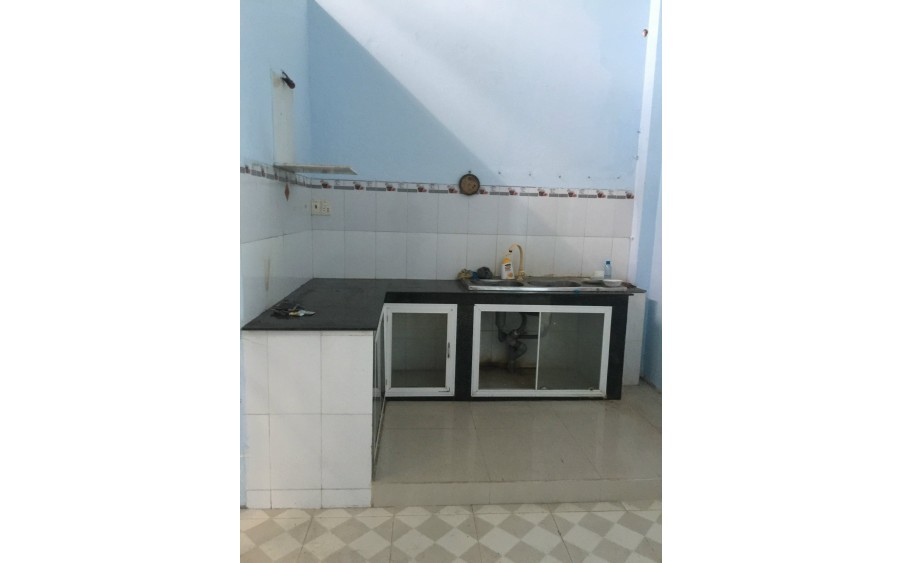 Nhà mặt tiền đường Lê Duẫn 30m cần bán gấp