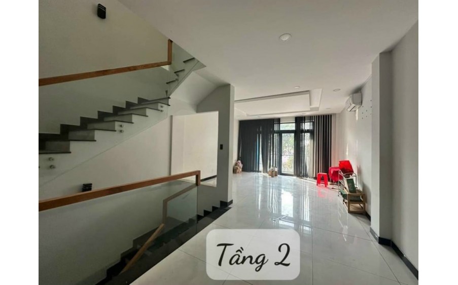 Cho thuê mặt bằng trung tâm tp Thủ Dầu Một, BD.Diện tích 11x17m. 950m sàn. 
Có thang máy.