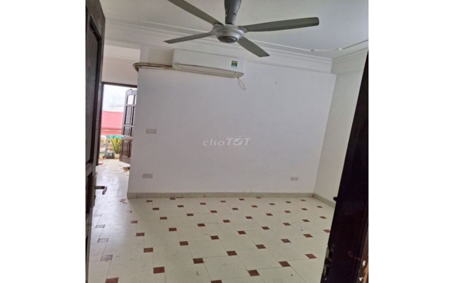 Chính chủ cho thuê căn hộ CCMN ngõ 148 Phùng Khoang, 35 m2; chỉ 3,7 tr/tháng