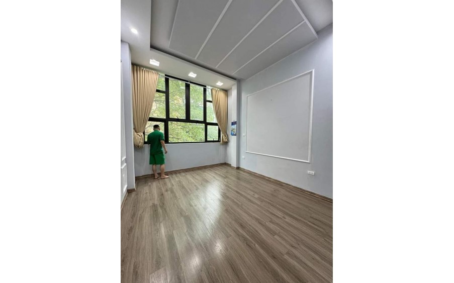 Cho thuê nhà mới chính chủ 80m2x4T, KD, VP, Nhà hàng, Láng Hạ-20Tr