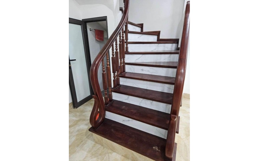 Chính chủ cho thuê nhà Mới 80m2x 5T, KD, VP, Nhà Hàng, Hoàng Cầu- 20 Tr