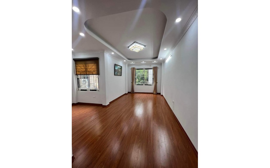 Cho thuê nhà mới chính chủ nguyên căn 80m2-4.5T, Nhà hàng, VP, KD, Lê Văn Lương-20Tr