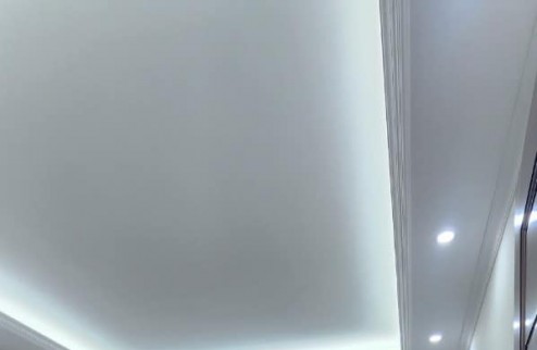 PHÂN LÔ - VỈA HÈ - Ô TÔ - KINH DOANH Trần Quốc Hoàn 55m2 5 tầng 4m mặt tiền giá chào 19 tỷ - nhà mới - thang máy - kinh doanh vp