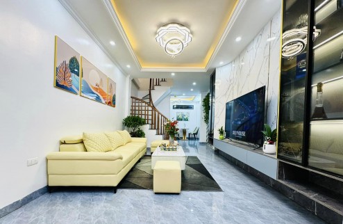 BÁN NHÀ PHỐ VIP THÁI HÀ 42M2 5 TẦNG 4 MẶT TIỀN CHỈ 12 TỶ Ô TÔ ĐỖ CỬA