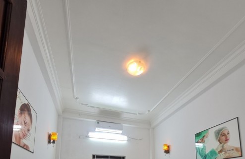 Cho thuê nhà 4 tầng, 5 ngủ, 4 WC ngõ 120 phố Trần Cung gần bệnh viện E, Đh Điện lực