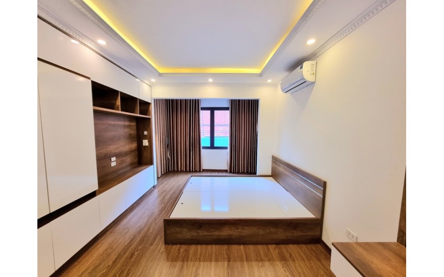 Bán nhà Tây Sơn, 30m2, 4 tầng, mt 5,2M, Giá 4,8 tỷ, 3 bước ra oto tránh, tiện ích ngập tràn, xách vali về ở