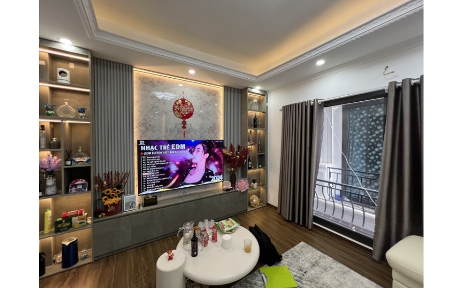 CÔ LAN bán nhà Xuân Phương, THOÁNG SÁNG RỰC RỠ, view Hateco 32m2 x 5T giá  3tỷ.