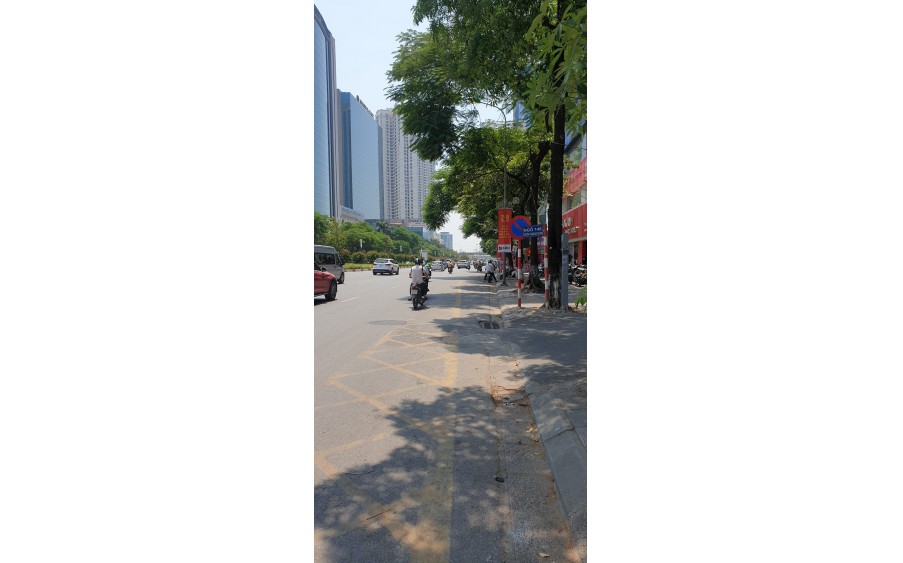 Bán Nhà Phố Trần Duy Hưng Quận Cầu Giấy. 50m Mặt Tiền 4m 13 Tỷ. Cam Kết Ảnh Thật Mô Tả Chính Xác. Chủ Cần Bán Nhanh Để Mua Nhà Mặt Phố. 1140