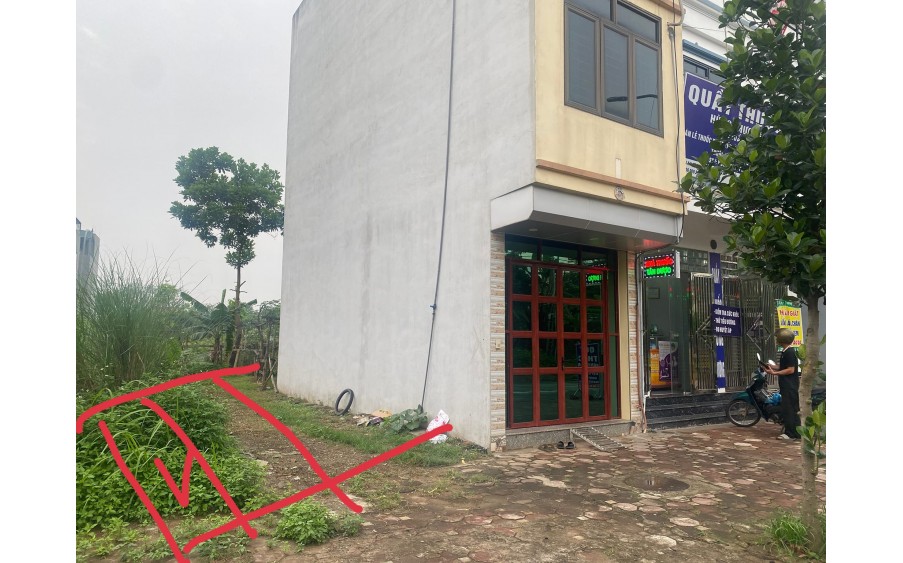 CC bán lô đất Đồng Tía, Chúc Sơn, 30m2, 2.x tỷ, tk1, nằm ở vị trí đắc địa, vỉa hè 5m và đường rộng mênh mông, Kd bất chấp.