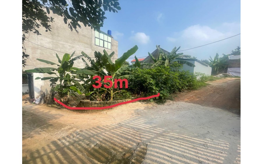 Đất 35.2m2, tt Chúc Sơn, tk6, lô góc, ô tô vào đất, giá chỉ chưa đến 1 tỷ