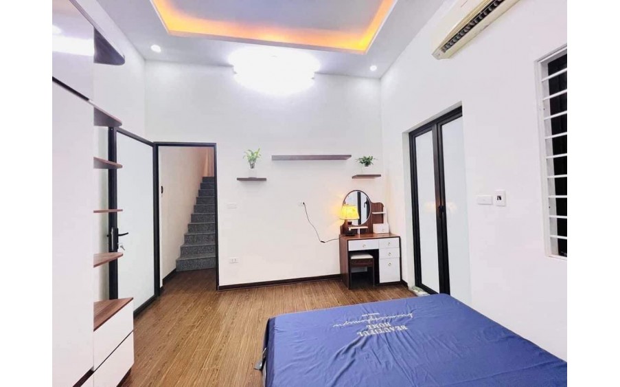 Bán Nhà  45 Trần Thái Tông 40m 5T MT12.7 Giá 9.35 tỷ Cầu Giấy