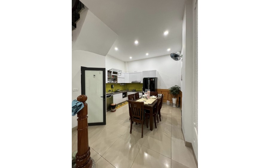 (MẶT NGÕ) Bán nhà mặt ngõ 21 Lê Văn Lương 40mx5T 6PN MT 4,5m ngõ thông KINH DOANH oto đỗ sát nhà 6 ty giảm sâu