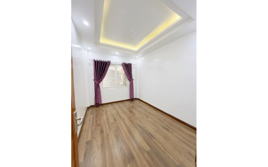 Bán nhà ở ngay LỆNH CƯ 42M2 - ĐỐNG ĐA- NGÕ THÔNG - HAI THOÁNG - 4PN-  Hơn 5 TỶ