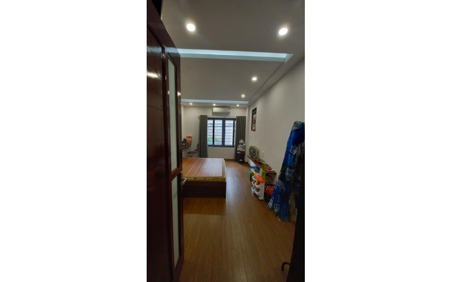 Bán nhà phố Nguyễn Chính, 32m2 x 5 tầng , Full nội thất, LH 0945676597