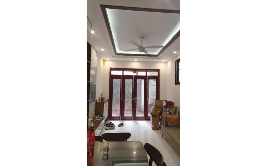 Bán nhà phố Nguyễn Chính, 32m2 x 5 tầng , Full nội thất, LH 0945676597