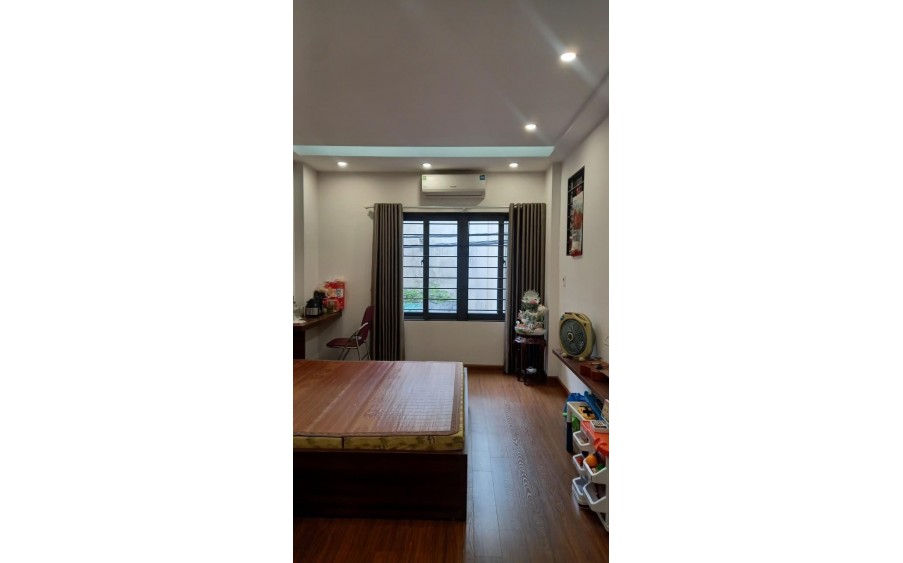 Bán nhà phố Nguyễn Chính, 32m2 x 5 tầng , Full nội thất, LH 0945676597