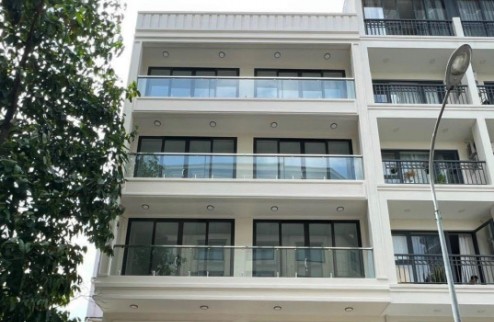 Bán nhà ngay Lý Chính Thắng, Phường 9, Quận 3, DT 6.5 x 28. CN: 170.3m2 Hầm + 5 Tầng - Giá: 44 tỷ