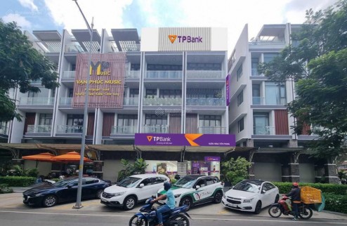 Siêu phẩm sắp ra đi, nhà 10x25m mặt tiền Nguyễn Thị Nhung, Thủ Đức, đang cho Bank thuê 170tr/tháng