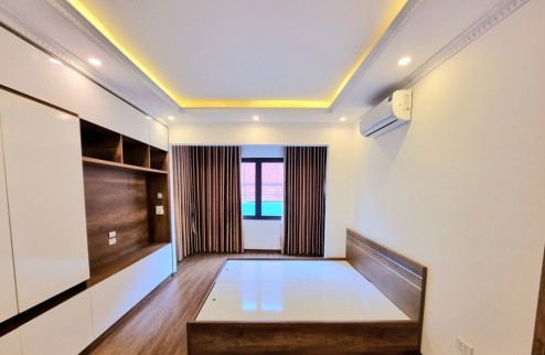 Bán nhà Tây Sơn, 30m2, 4 tầng, mt 5,2M, Giá 4,8 tỷ, 3 bước ra oto tránh, tiện ích ngập tràn, xách vali về ở