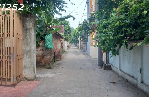 Cần bán gấp mảnh đất S= 850 m2, xã Sài Sơn, huyện Quốc Oai, TP Hà Nội