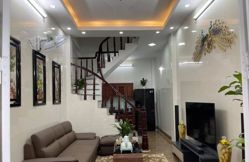 Bán nhà Đống Đa 26m2 x 5 tầng, ngõ to SH quay đầu, gần phố, an ninh tốt giá chỉ 4,09 tỷ