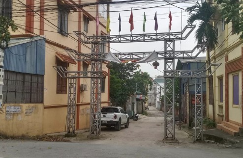 CC cần bán 76m2, 1.x tỷ,  lô góc, tk 6, Đất Chúc Đồng, Thụy Hương Chương Mỹ, HN.