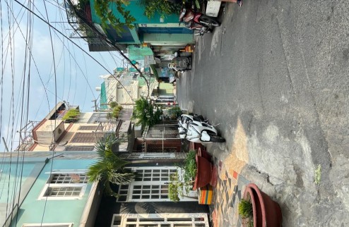 Bán nhà 1 đời chủ đường Tô Hiệu, Tân Phú, nhà cấp 4, ngang 5.5m dài 7.5m, hẻm 5m thông, giá đầu tư 3.8 tỷ