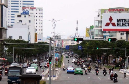 Bán nhà đường Nguyễn Văn Linh đoạn đẹp nhất dt 106m2 đang có hợp đồng dài hạn thuê 80 triệu/tháng