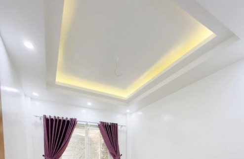 Bán nhà ở ngay LỆNH CƯ 42M2 - ĐỐNG ĐA- NGÕ THÔNG - HAI THOÁNG - 4PN-  Hơn 5 TỶ