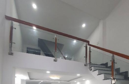 Nhà Bán P11 Trần Văn Đang 50m2 , 3 Tầng BTCT , nở hậu , nhà đẹp , đã hoàn công Giá  5 tỷ 990