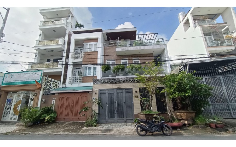 BÁN căn nhà HÀ HUY GIÁP. THẠNH LỘC. Q.12. 99M2 - 3 TẦNG GIÁ NHỈNH 5 TỶ