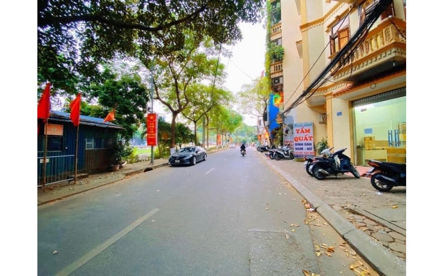 BÁN NHÀ MẶT PHỐ NGUYỄN ĐÌNH HOÀN SIÊU HIẾM 94M2 5 TẦNG 4.7M MẶT TIỀN GIÁ CHÀO 13.9 TỶ CẦU GIẤY