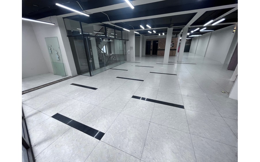 CHO THUÊ sàn văn phòng tại Ngã Tư sở DT335m2 thông sàn giá thuê ibox lh 0981263018
