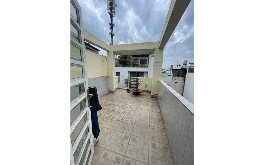 BÁN NHÀ ở ngay Huỳnh Tịnh Của 43m2. NHỈNH 5 tỏi,Quận 3.