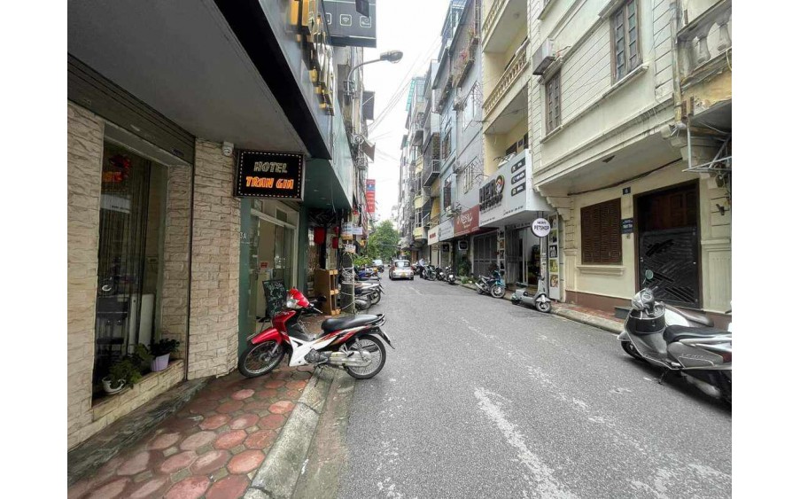 Bán nhà, thang máy, ô tô tránh Phạm Văn Đồng, Từ Liêm 88m 4 tầng MT 4.5m 15.8 tỷ