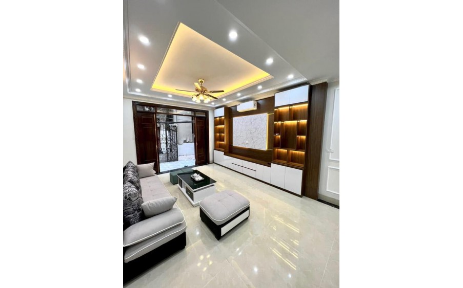 Bán nhà Nguyễn Lương Bằng, 35M2 5 Tầng, Thoáng sáng, an ninh đảm bảo, gần hồ Đắc Di,  50m ra oto tránh, tiện ích miễn chê, Sổ đỏ chính chủ, nhà đẹp ở