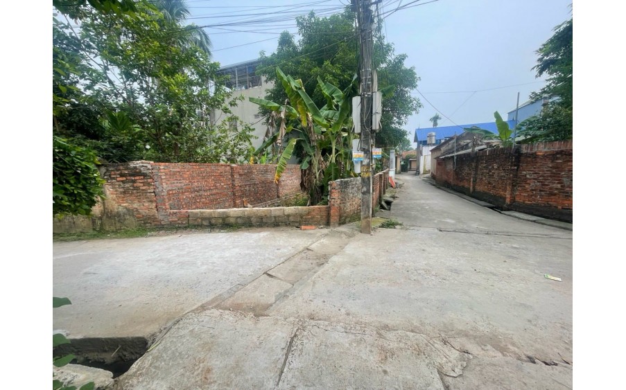 CC gửi bán lô 53.1m2 Phú Nghĩa, giá 1.x tỷ, lô góc, ô tô tránh